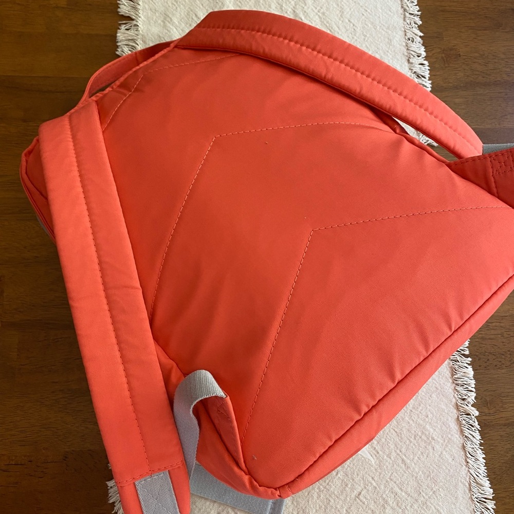 Vera Bradley 1982 Backpack - Coral Reef - Picture 3 of 4